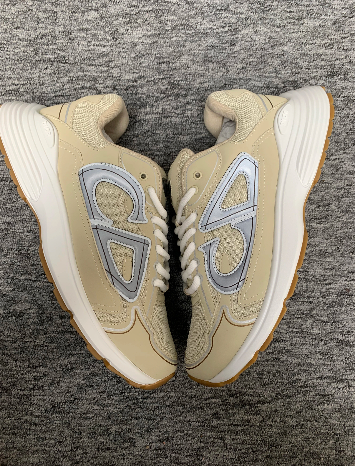 Dior B30 Cream Green 3SN279ZRD_H166 review Isabella 01