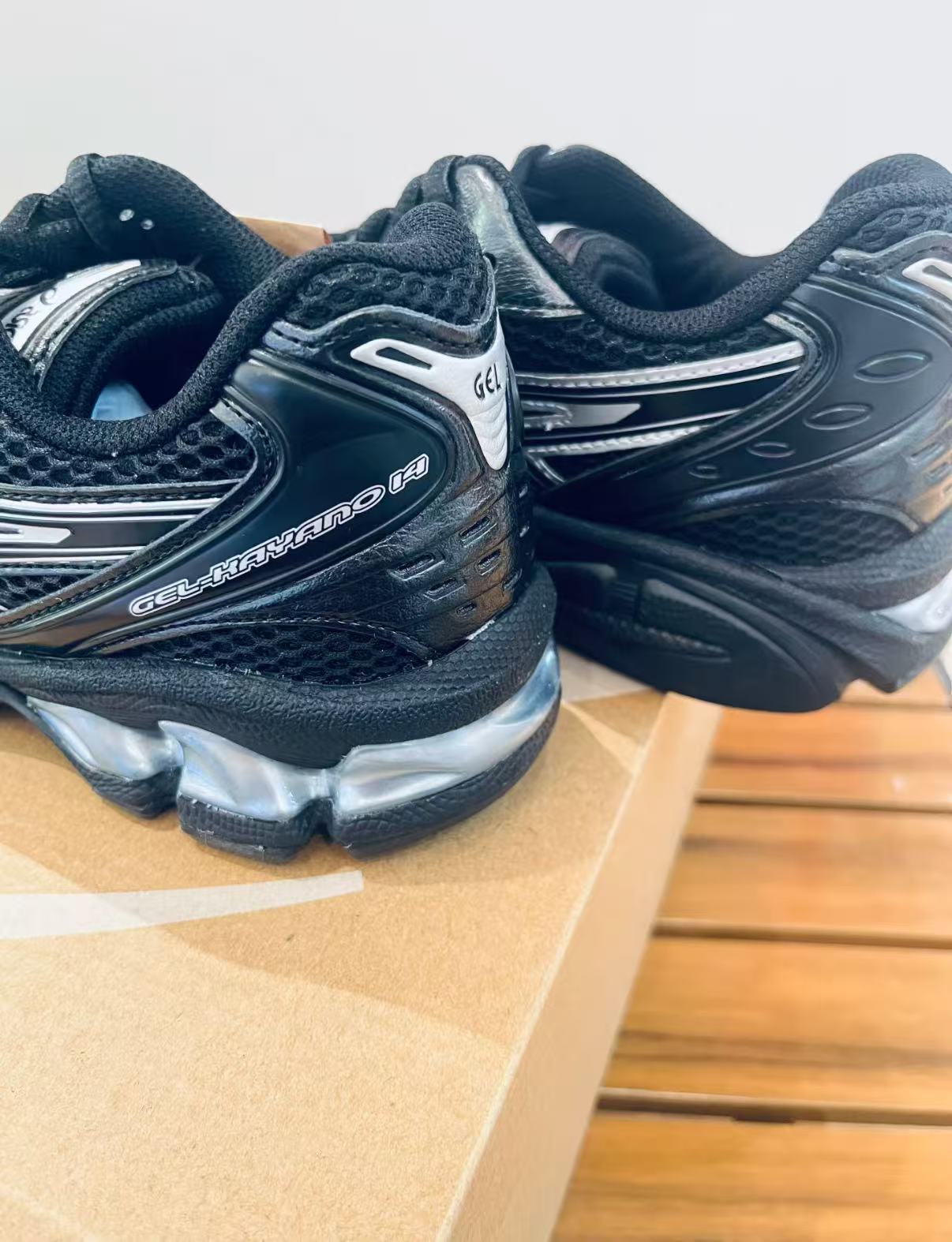 ASICS Gel Kayano 14 Black Pure Silver 1201A019-006 review Mia 01