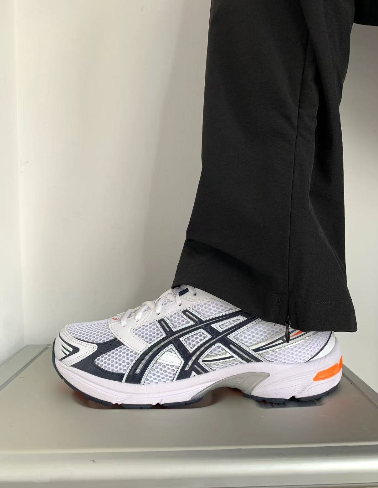 ASICS Gel 1130 White Midnight 1201A256-106 review Harper 00