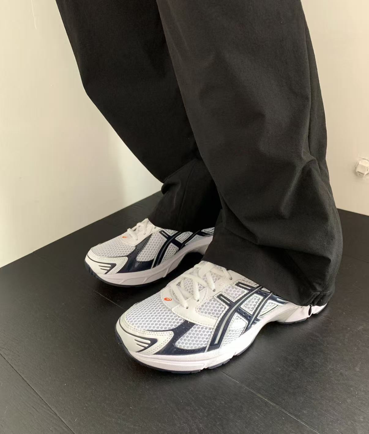 ASICS Gel 1130 White Midnight 1201A256-106 review Harper 02