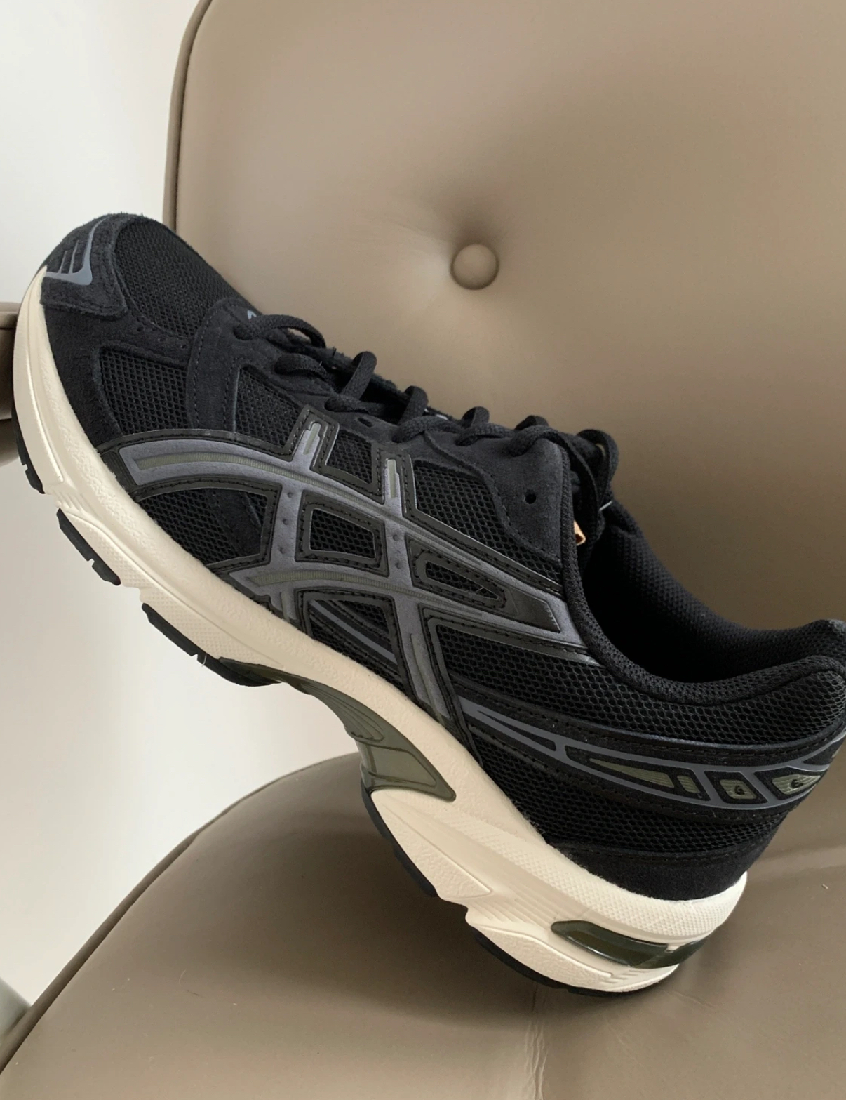 ASICS Gel 1130 Black Metropolis 1201A255-002 review Abigail 01