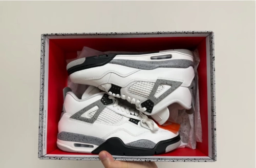 Air Jordan 4 Retro White Cement 2025  FV5029-100 review 