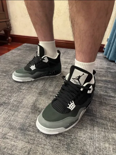 Jordan 4 Retro Fear (2024) FQ8138-002 review Thomas 01