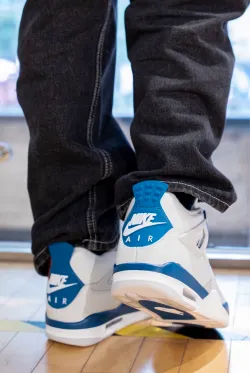 Jordan 4  Military Blue (2024)  FV5029-141 review Amy