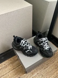 Balenciaga Track LED Black And White 542023 W1GB1 2045 review Nancy