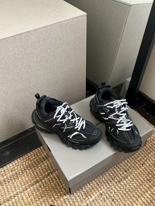 Balenciaga Track LED Black And White 542023 W1GB1 2045 review 