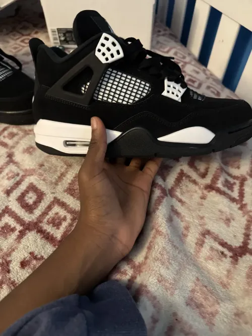 Air Jordan 4 Retro White Thunder FQ8138-001 review 