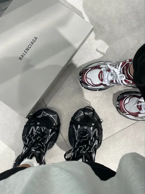 Balenciaga Runner Sneaker 'White Burgundy' 677402 W3RB3 9069 review 