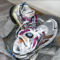 Balenciaga Runner Multicolor 677402W3RB68123 review Owen