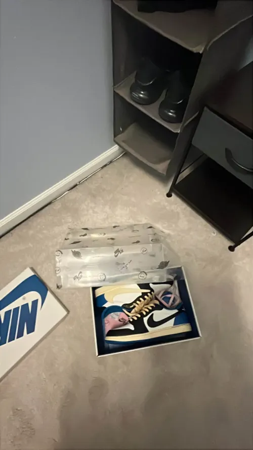 Jordan 1 Retro Low OG SP Fragment x Travis Scott DM7866-140 review 
