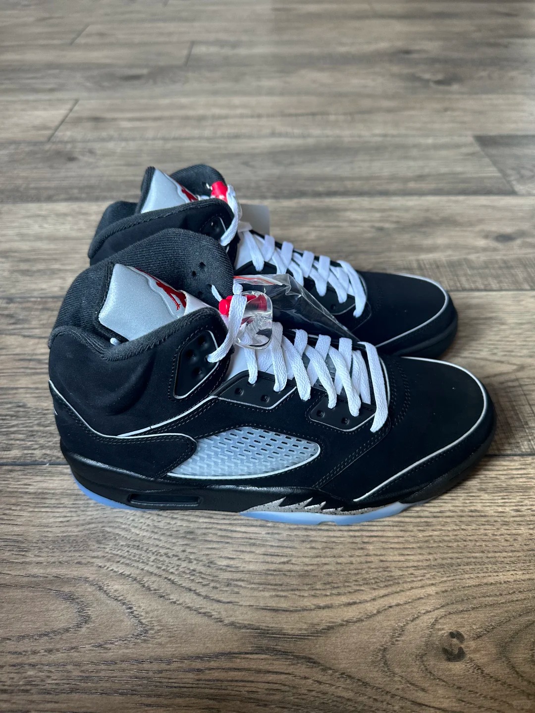 Jordan 5 Retro PSG Paris Saint-Germain Off Noir HQ3004-001 review Emma