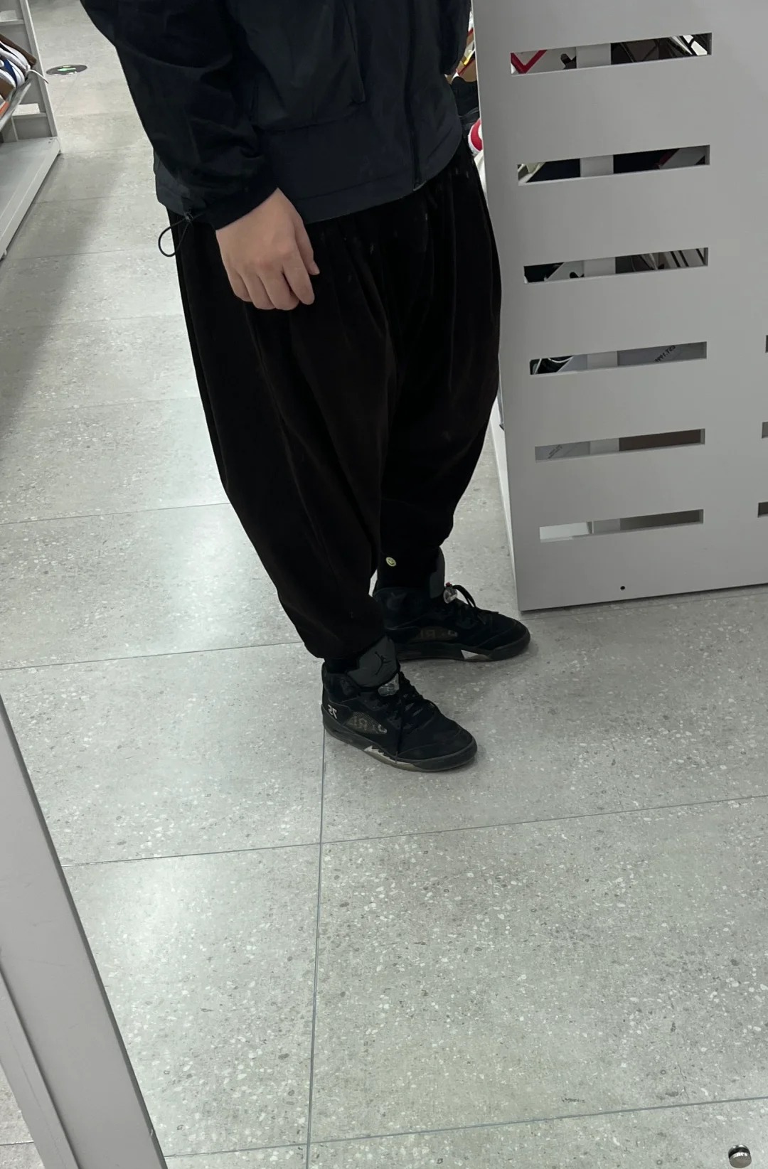 Jordan 5 Retro PSG Paris Saint-Germain Off Noir HQ3004-001 review Ethan