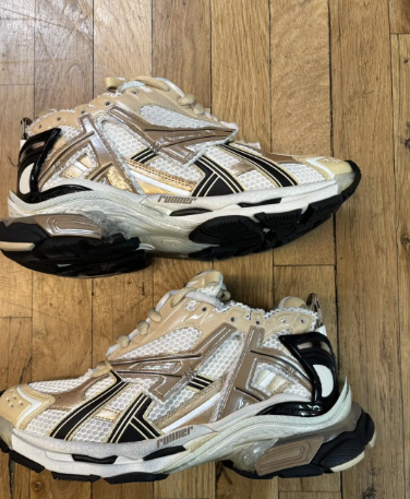 Balenciaga Runner Beige Black White 677403W3RB39891 review Zoey