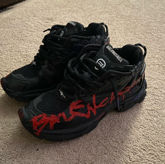Balenciaga Runner Graffiti Black Red 677403W3RBQ1060 review Mason