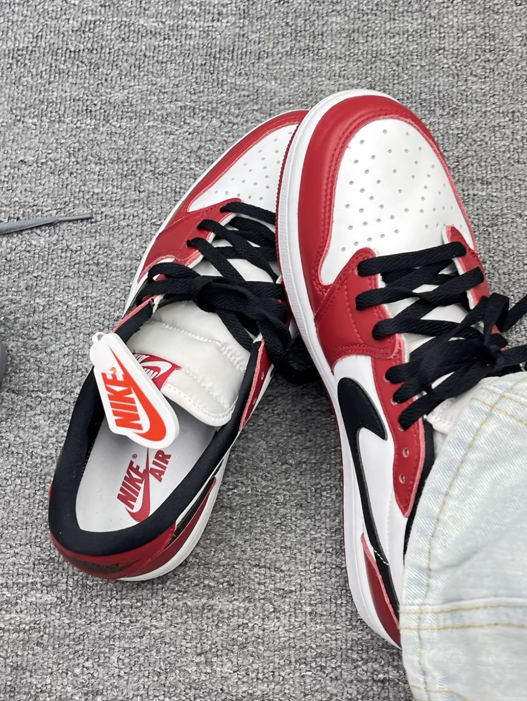 Jordan 1 Retro Low OG Chicago (2025) HQ6998-600 review Theodore