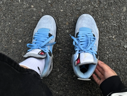 Jordan 4 Retro University Blue (2021) CT8527-400 review 