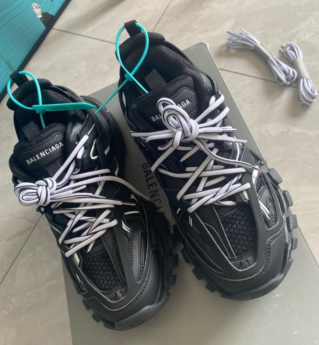 Balenciaga Track LED Black And White 542023 W1GB1 2045 review Paul