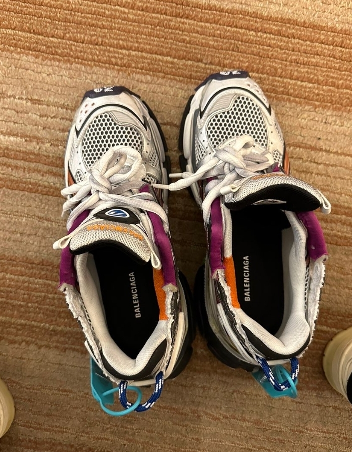 Balenciaga Runner Multicolor 677403W3RB68123 review Emma