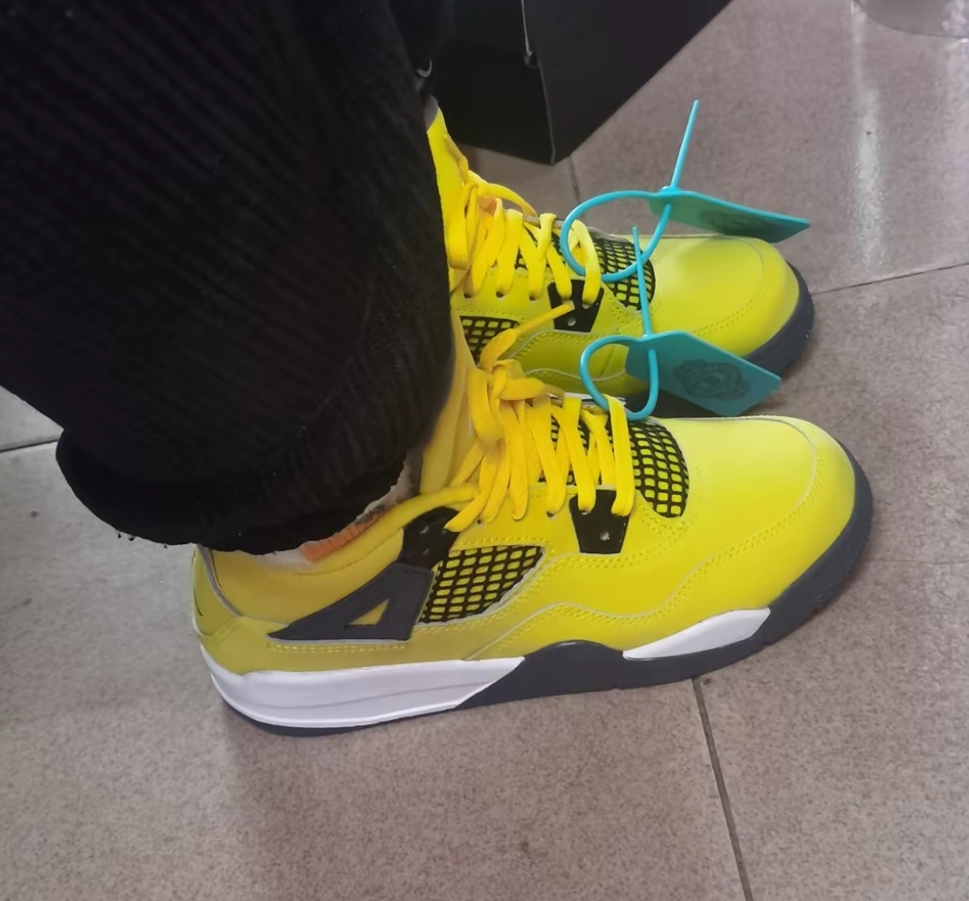 Jordan 4 Retro Lightning CT8527-700 review Mark