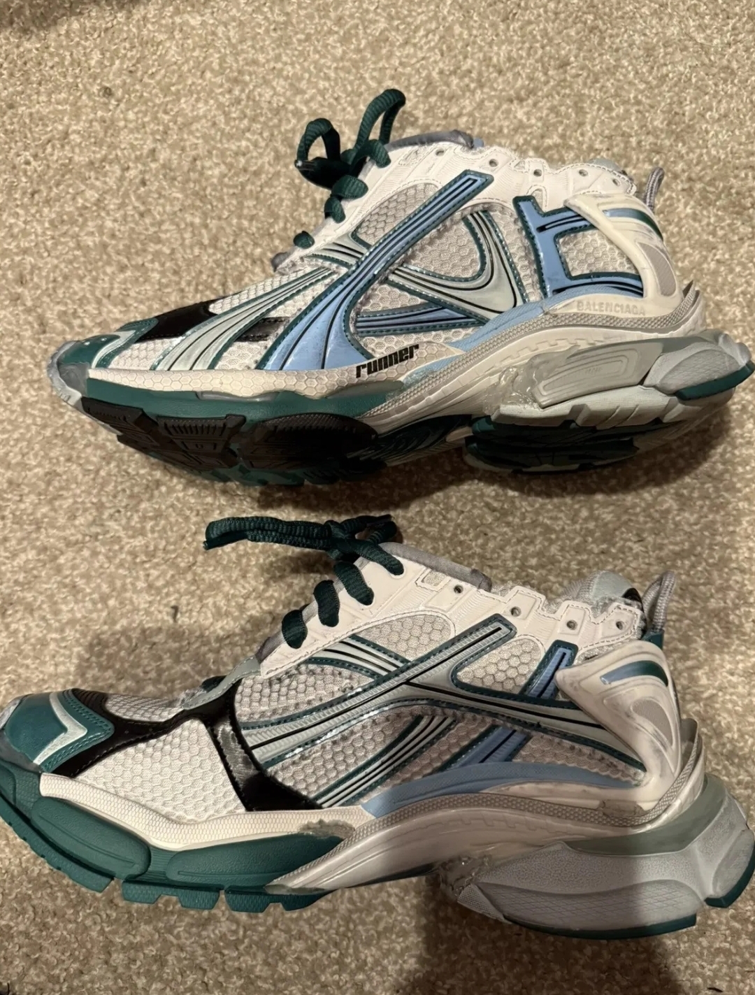 Balenciaga Runner sneaker White Green Blue 772774 W3RMU 9034  review Mathis Dubois