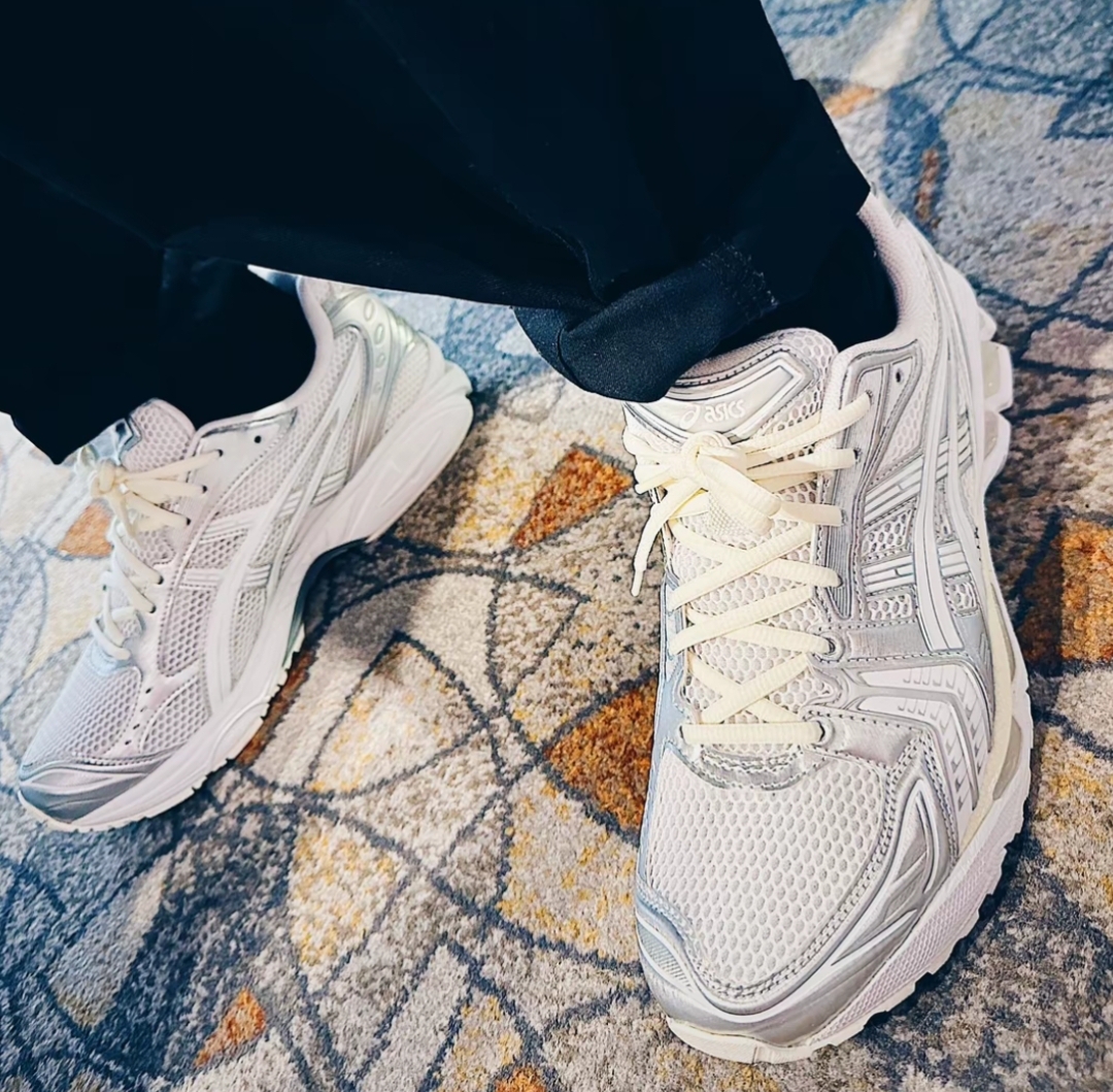 ASICS Gel Kayano 14 Silver White 1201A457-100 review Finn Carlson