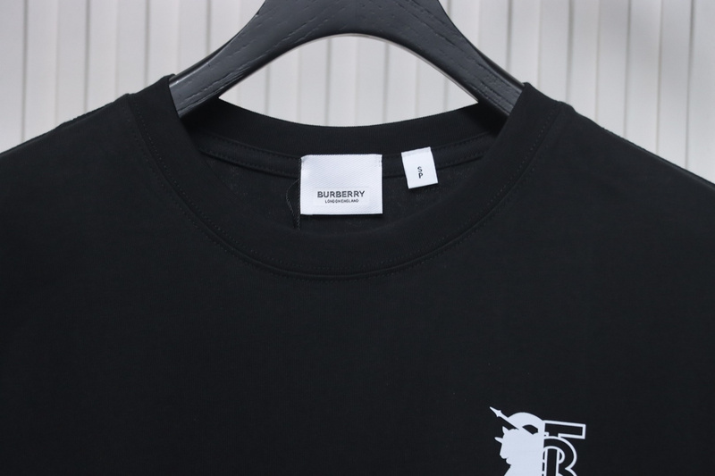 PK God Batch Burberry Spliced ​​War Horse Short Sleeve T-Shirt