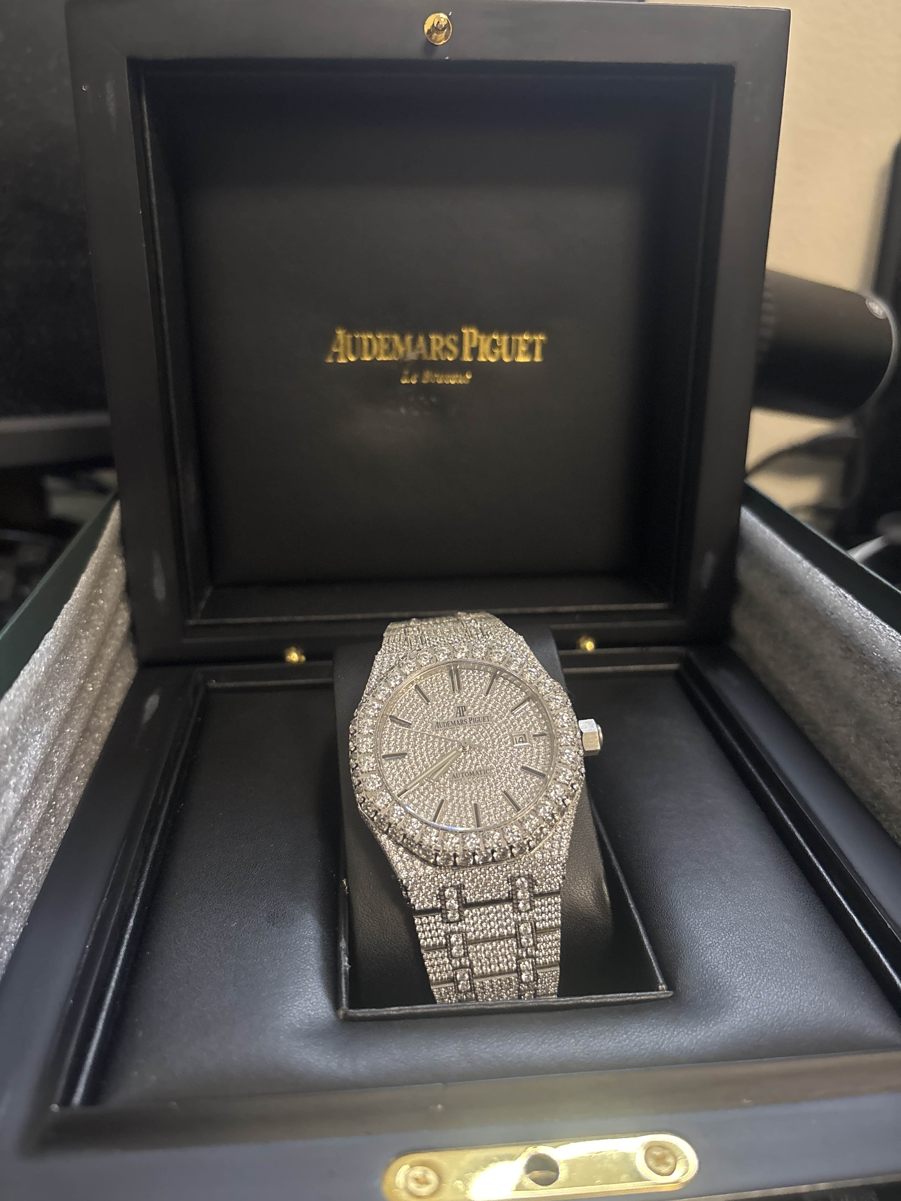 Audemars Piguet VVS Moissanite Watch 41mm review B***
