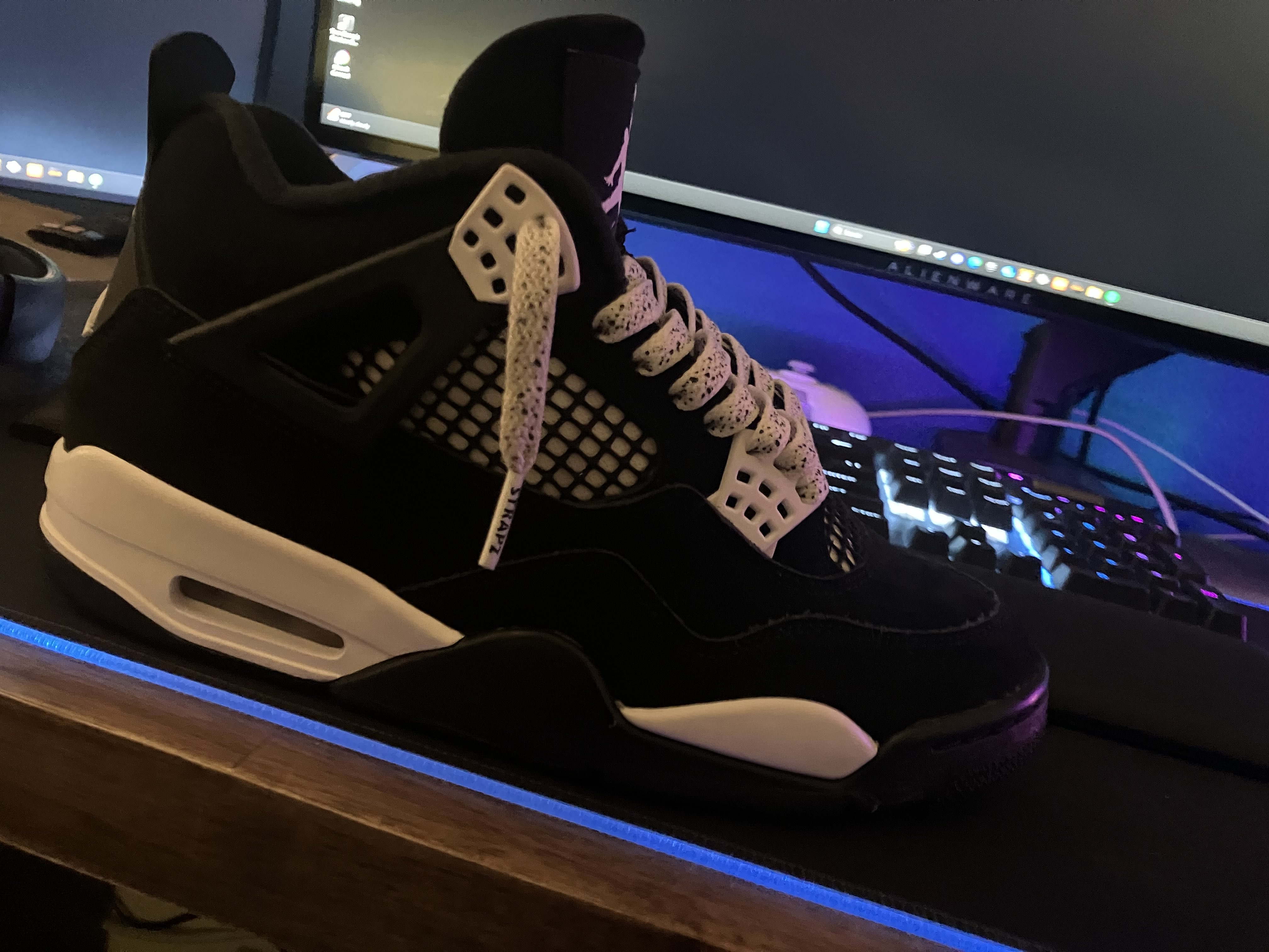 PK God Batch Air Jordan 4 White Thunder FQ8138-001 review T*** 01