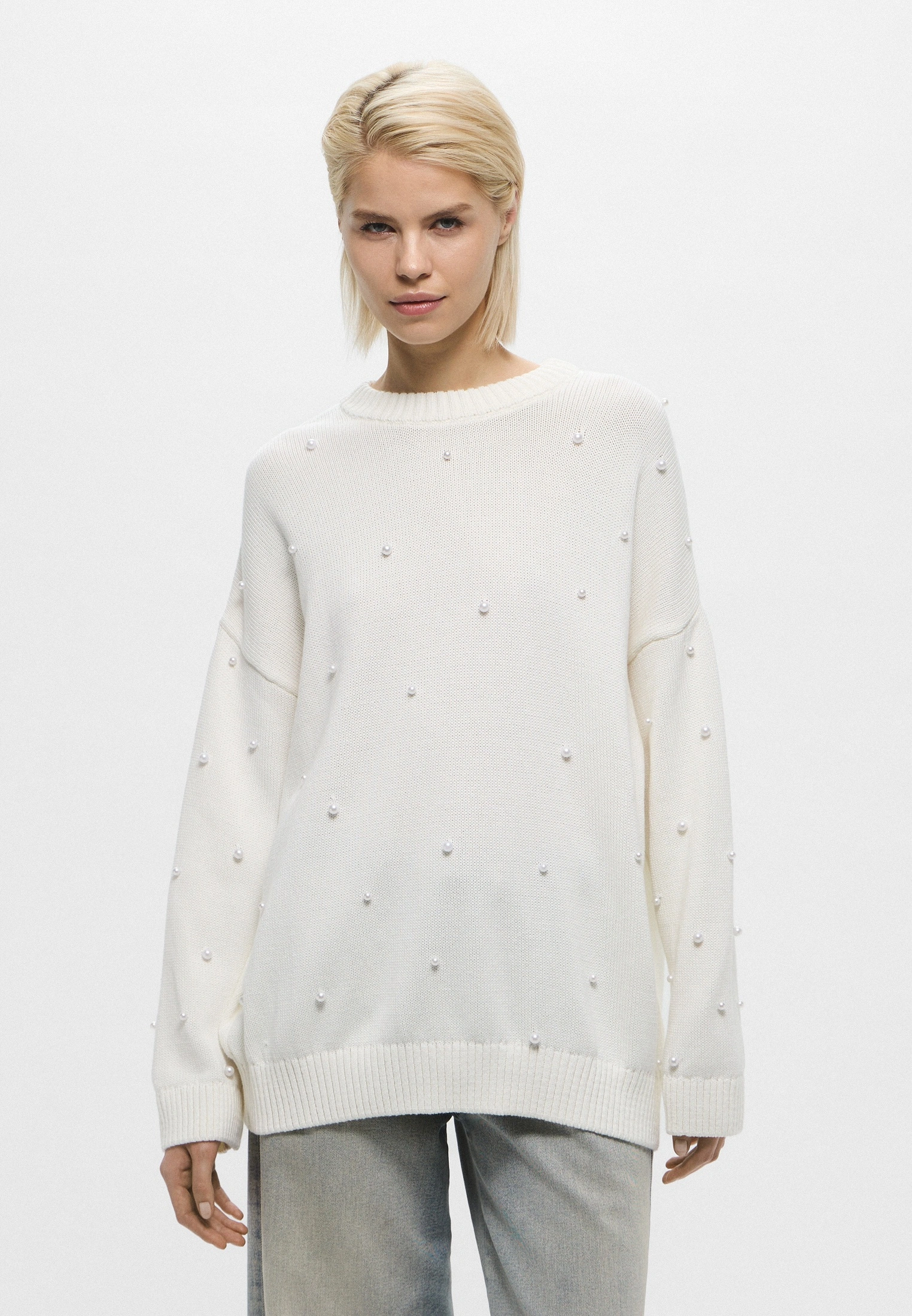 Solid Color Pearl Decor Oversized Sweater for Women – Casual Knit Pullover with Elegant Detailing review Emma Taylor