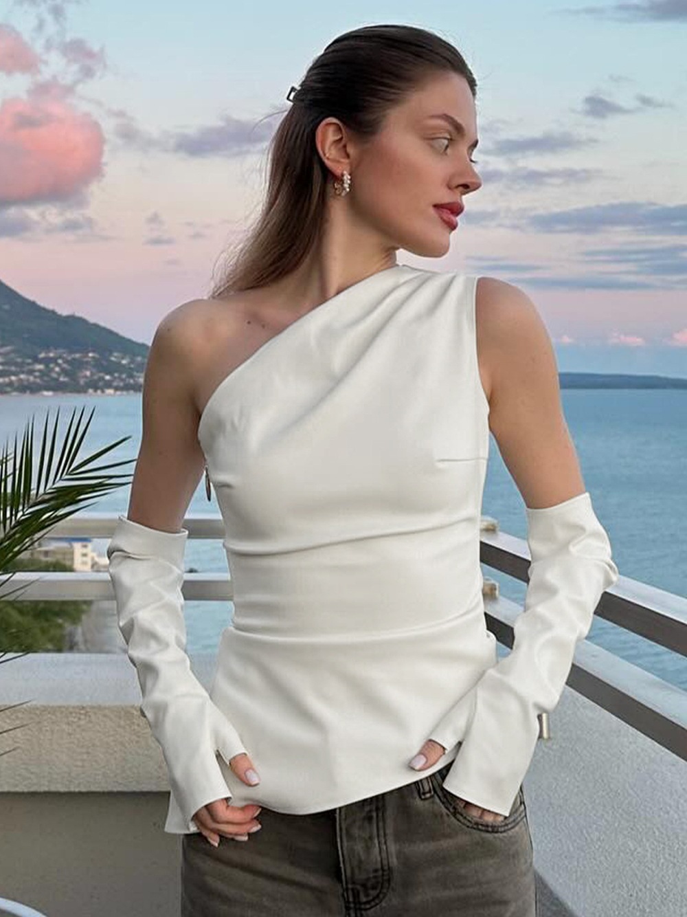 Trendy Sleeveless Sloping Collar PU Vest With Sleeve Top