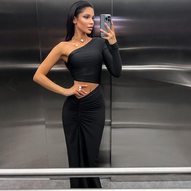 Fashionable And Sexy Slanted Shoulder Single Sleeve Pleated Waist Revealing Slit Dress