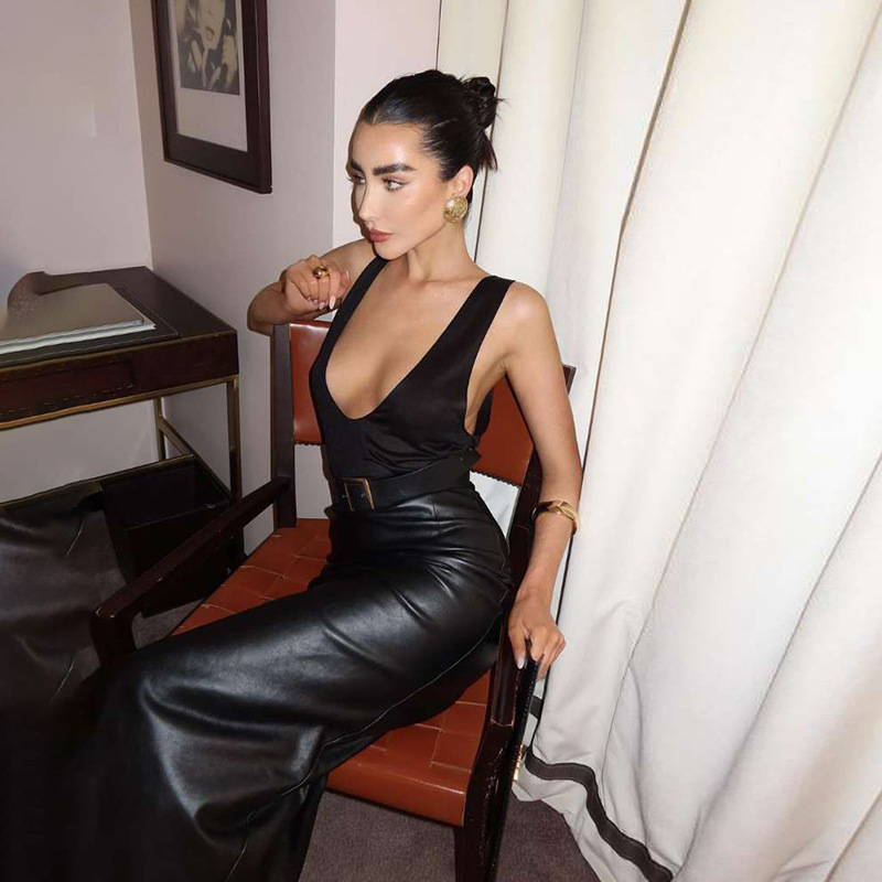 Fashionable Low Cut Sleeveless Slim Fit PU Patchwork Dress With Wrapped Buttocks