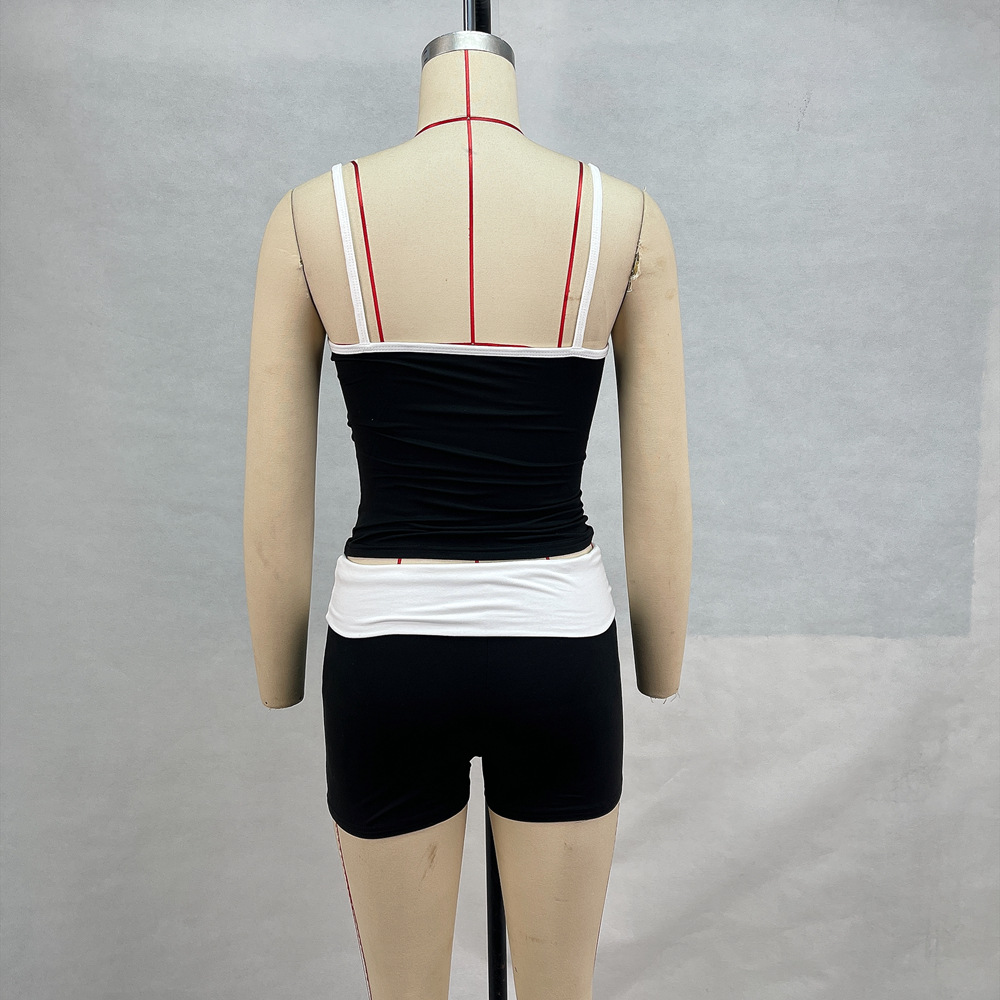 Flat Top With Exposed Navel And Contrasting Color Low Waist Shorts Set