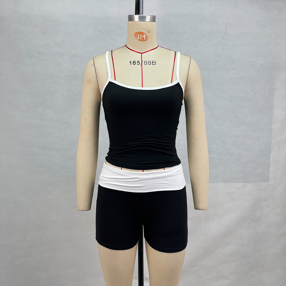 Flat Top With Exposed Navel And Contrasting Color Low Waist Shorts Set