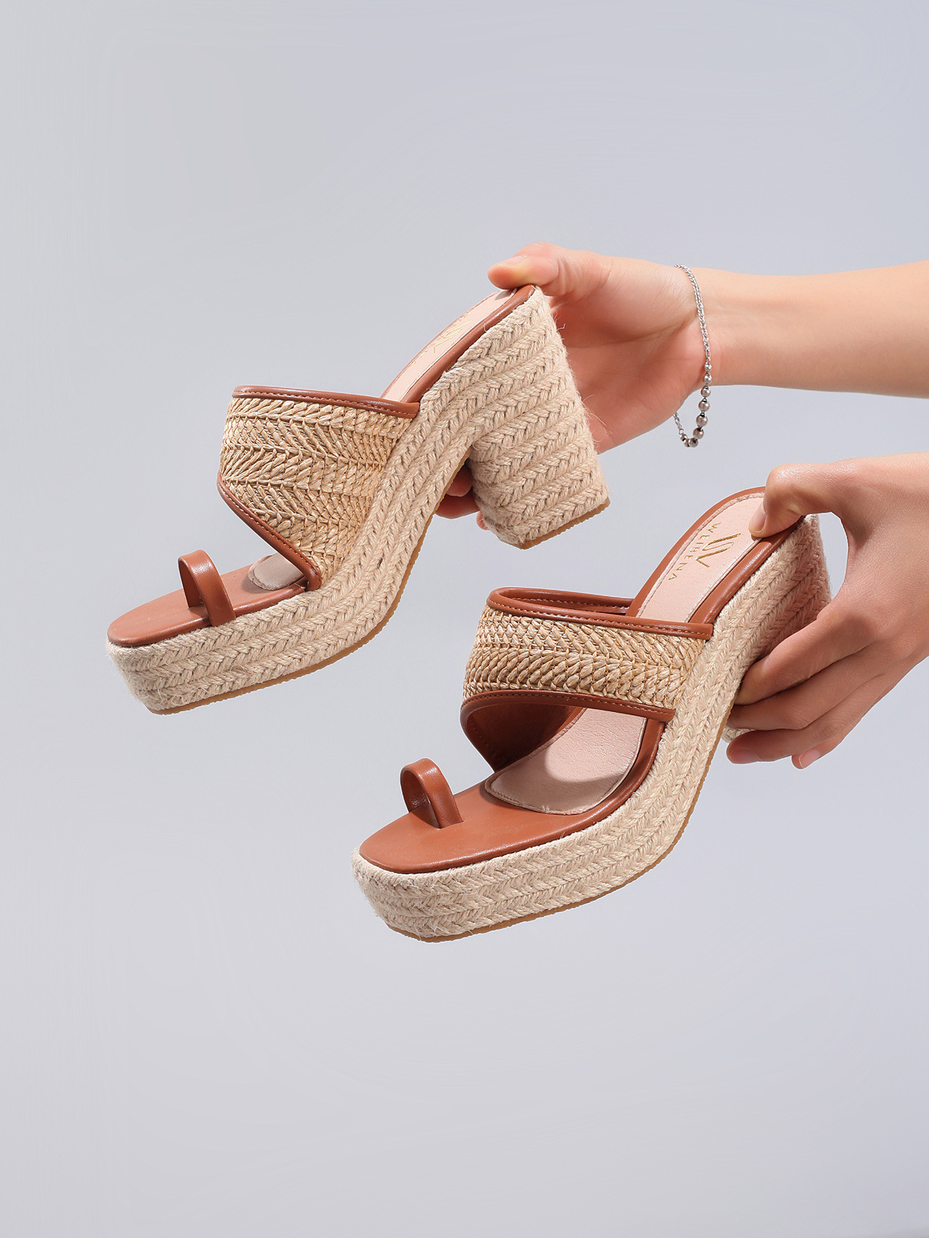 Hemp Rope Slope And Thick Soled Sandals With Toe Pinching