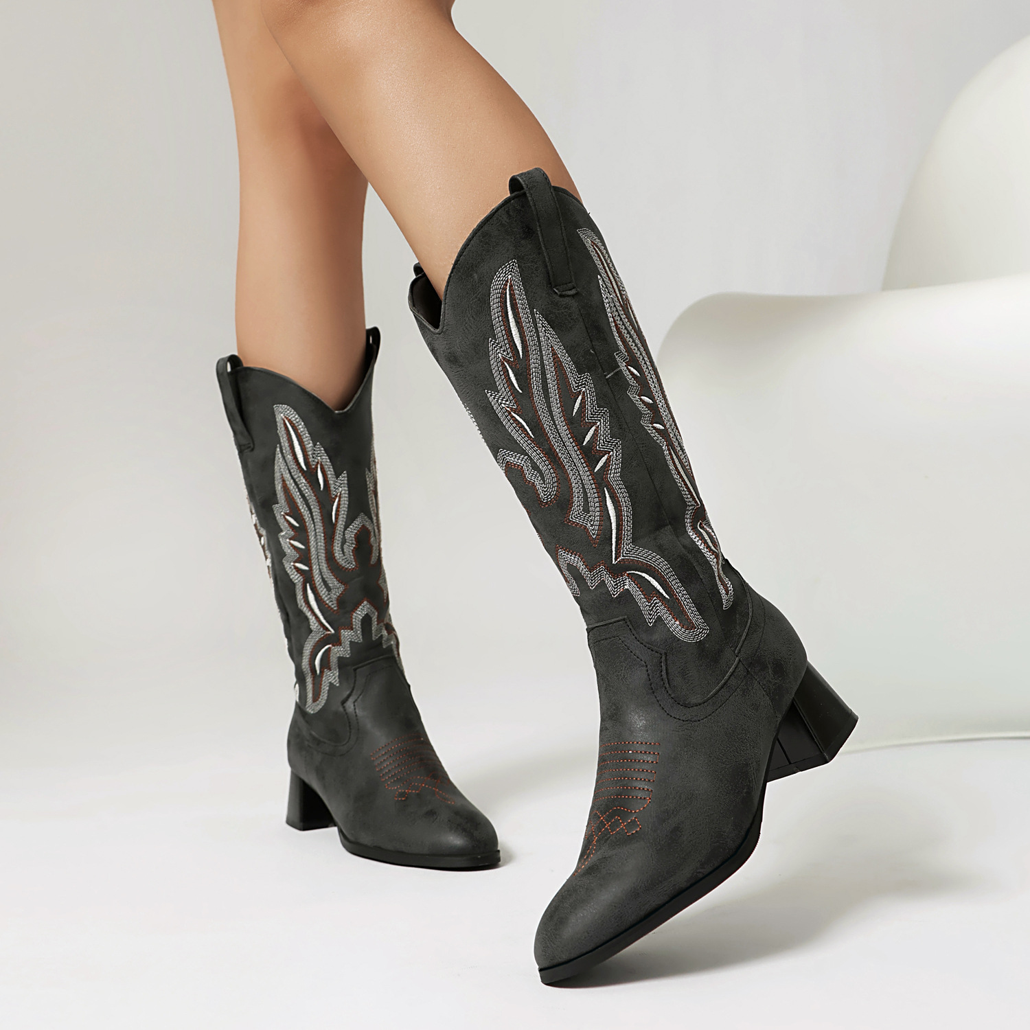 Western Cowboy Boots With Thick Heel And Embroidered Midsole