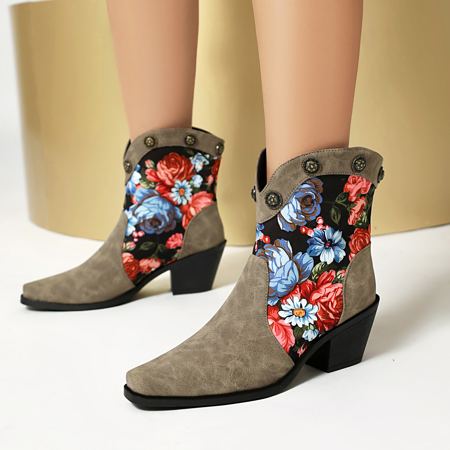 Fashionable Printed Color Matching Short Tube Rivet Boots Pointed Roman Boots