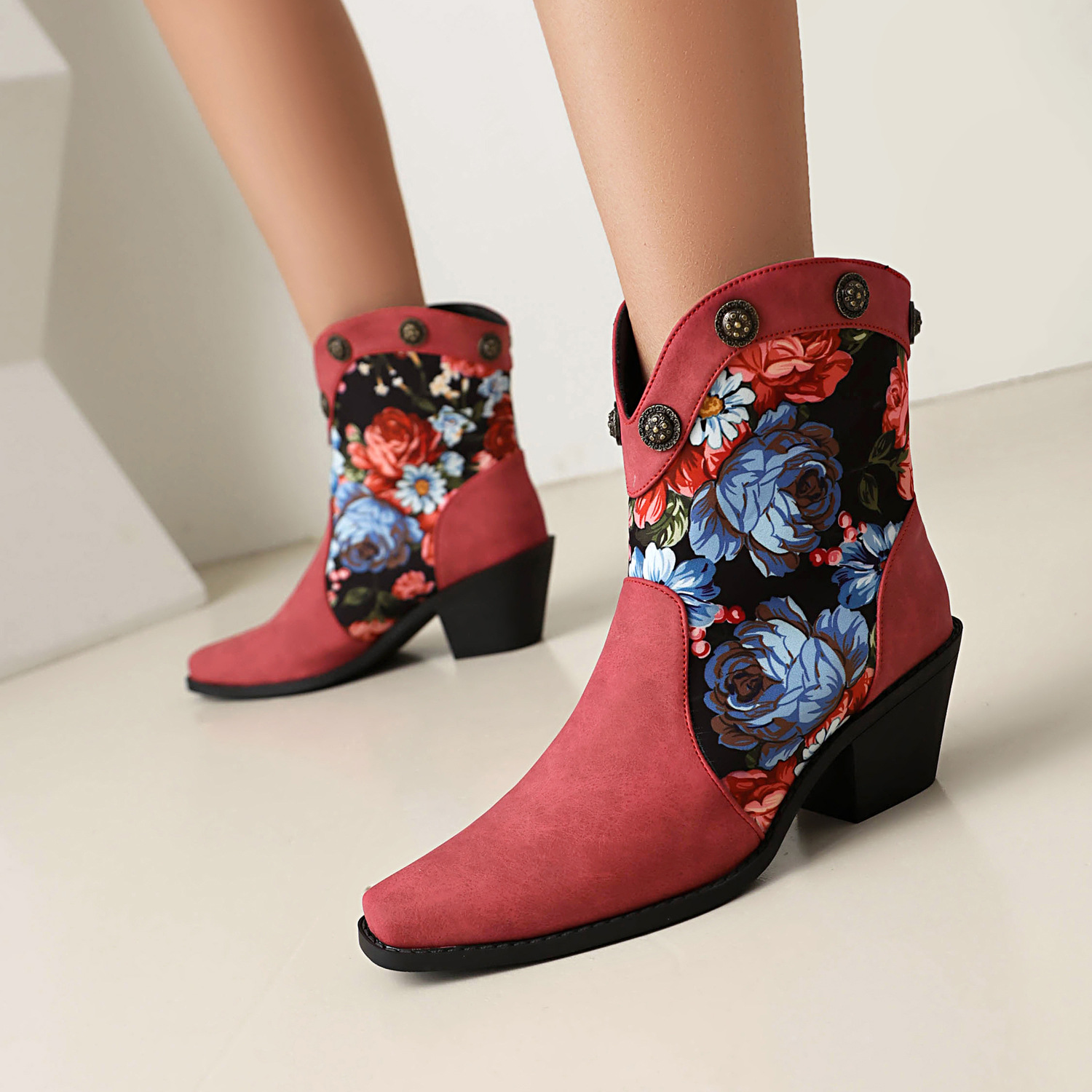 Fashionable Printed Color Matching Short Tube Rivet Boots Pointed Roman Boots