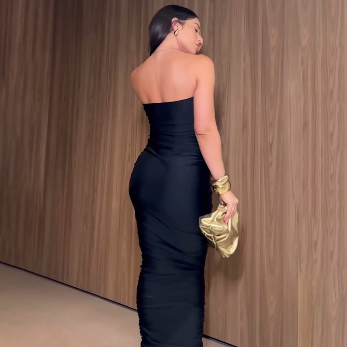 Fashionable And Sexy V-Neck Slim Pleated Dress