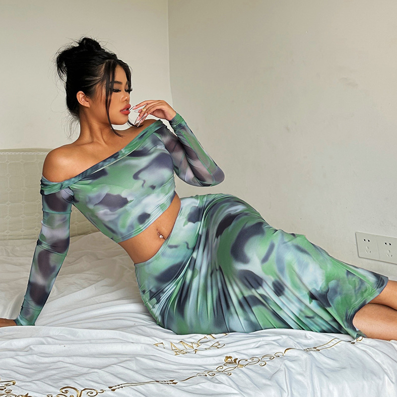 Slim Fit Hip Hugging Skirt Set