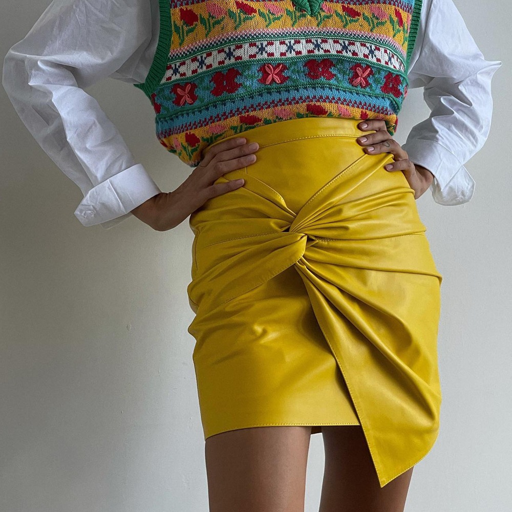 Fashionable Pleated Leather Short Skirt