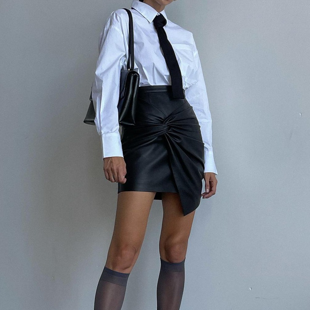 Fashionable Pleated Leather Short Skirt