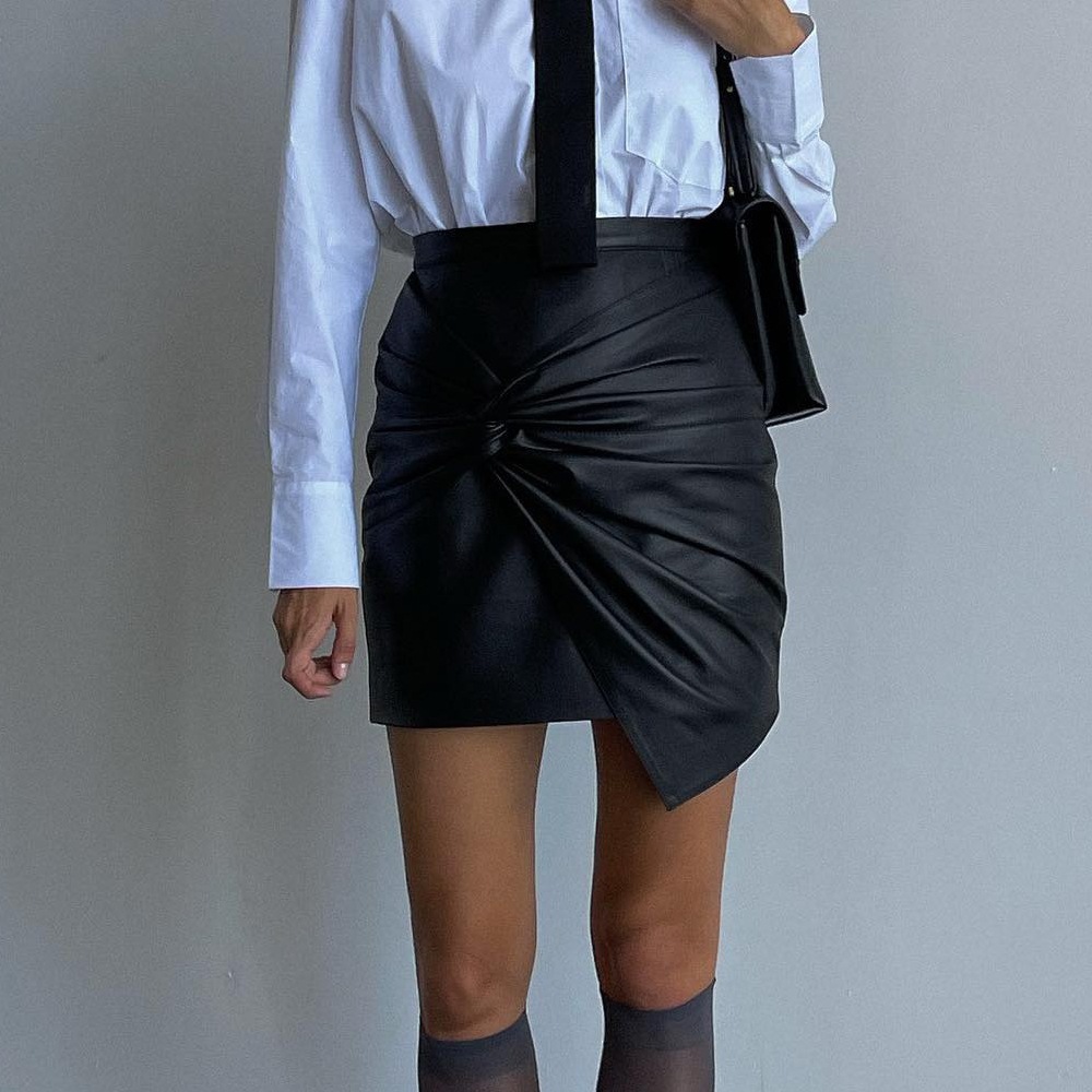 Fashionable Pleated Leather Short Skirt