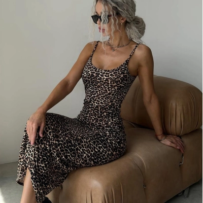 Hip Hugging Slimming High Waisted Short Skirt 02