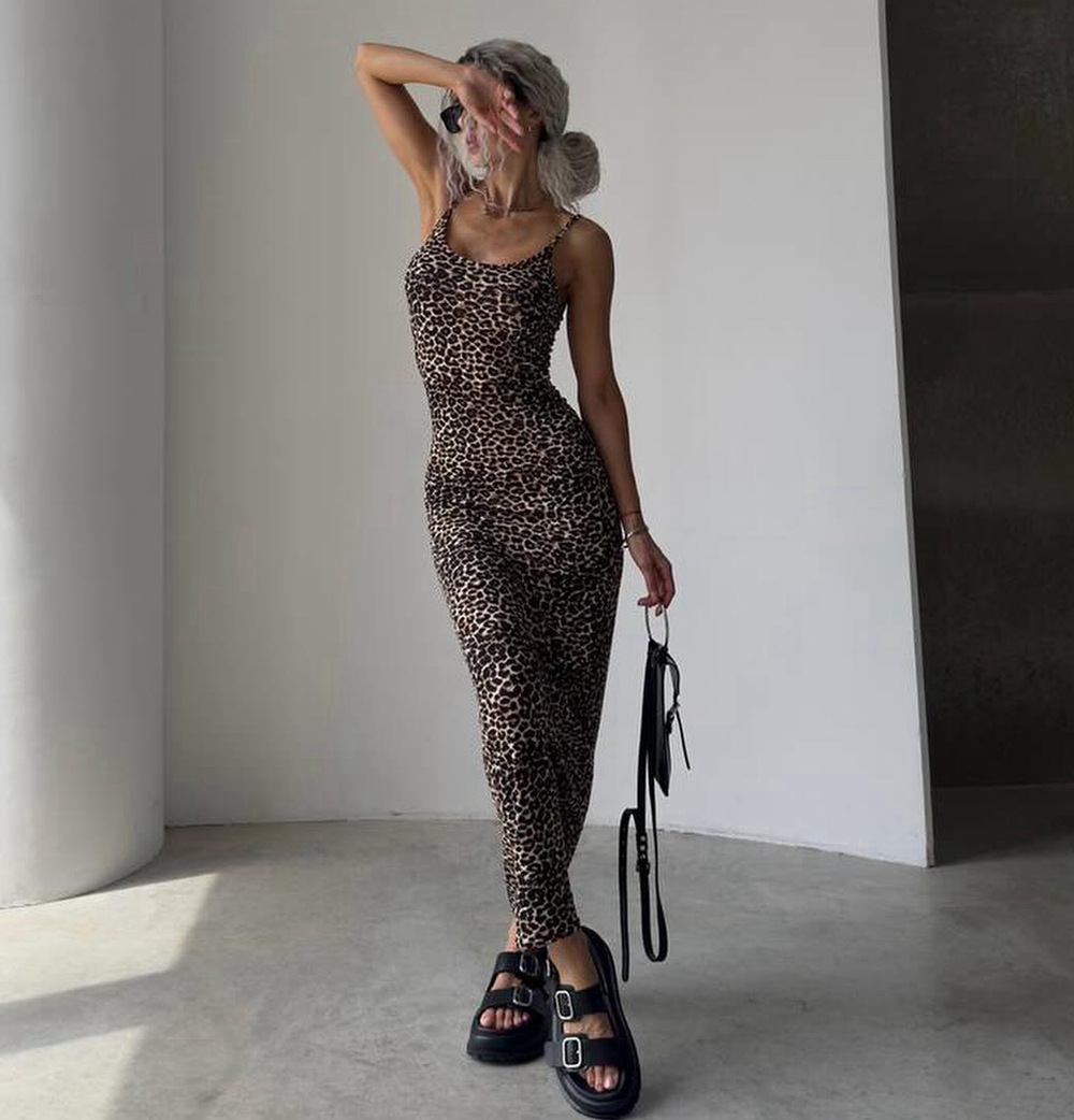 Hip Hugging Slimming High Waisted Short Skirt