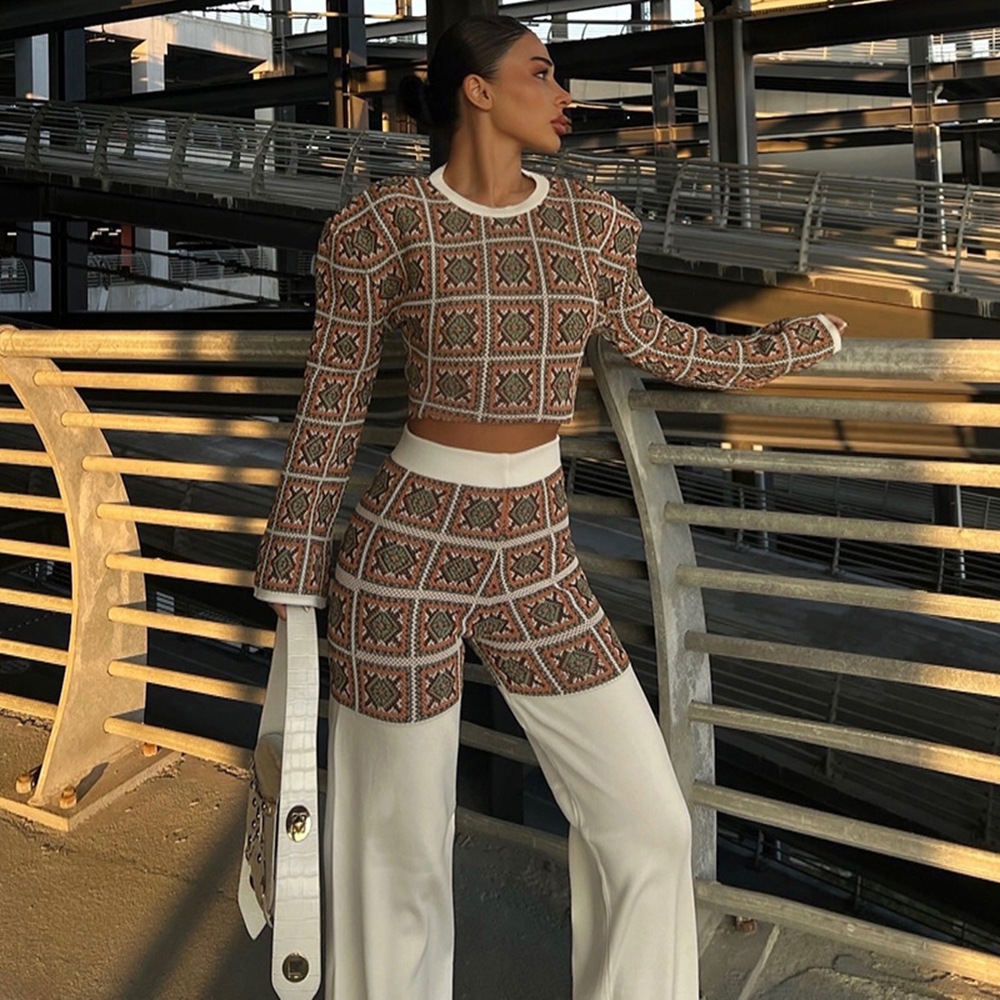 Printed Checkered Long Sleeved Short Top And Pants Set