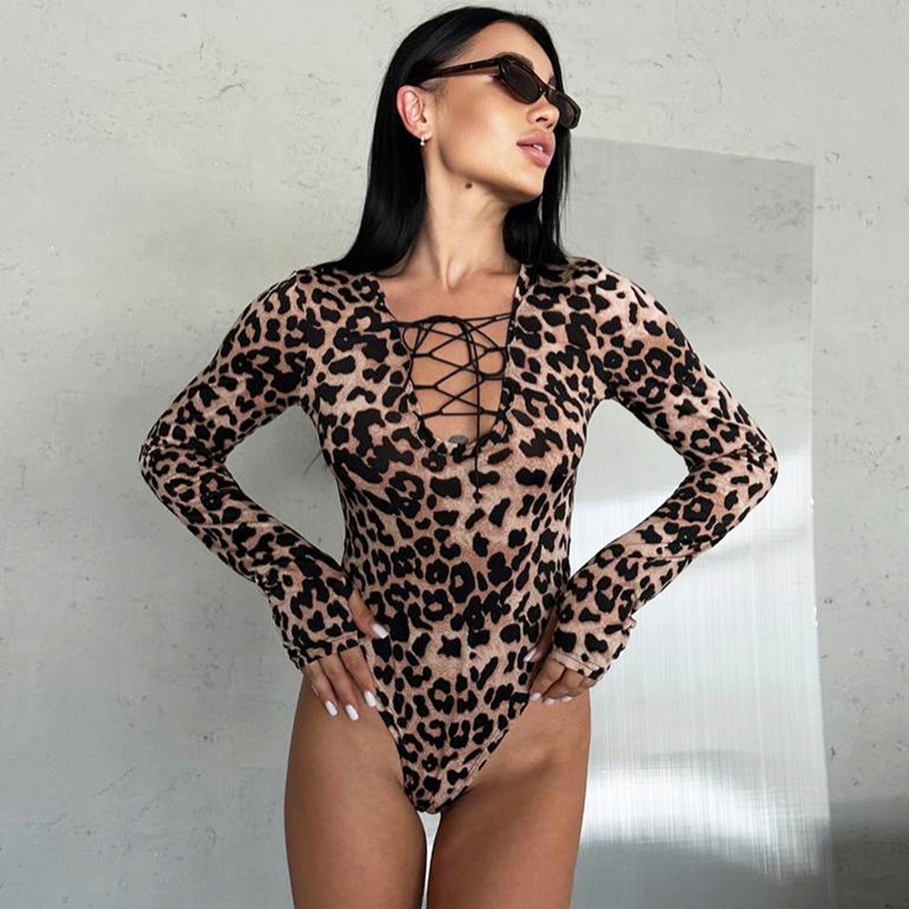 Tethered V-Neck Fashionable Leopard Print Long Sleeved Jumpsuit