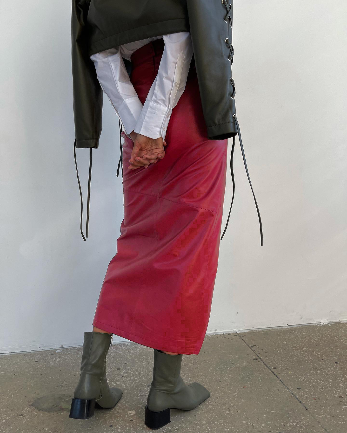 Fashionable High Waisted Slim Fit Split Skirt With Irregular Shape