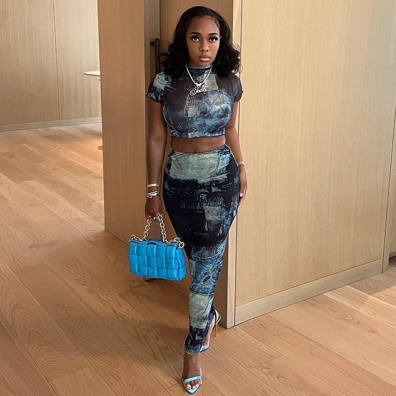 Stand Up Collar And Crop Top T-Shirt, Hip Hugging Skirt Set