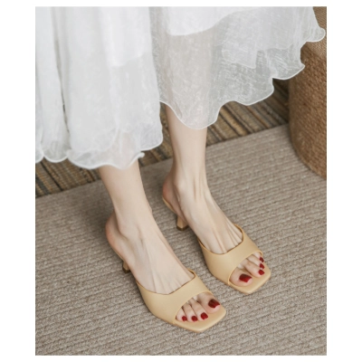 Fashion Cowhide Round Toe High Heels 02